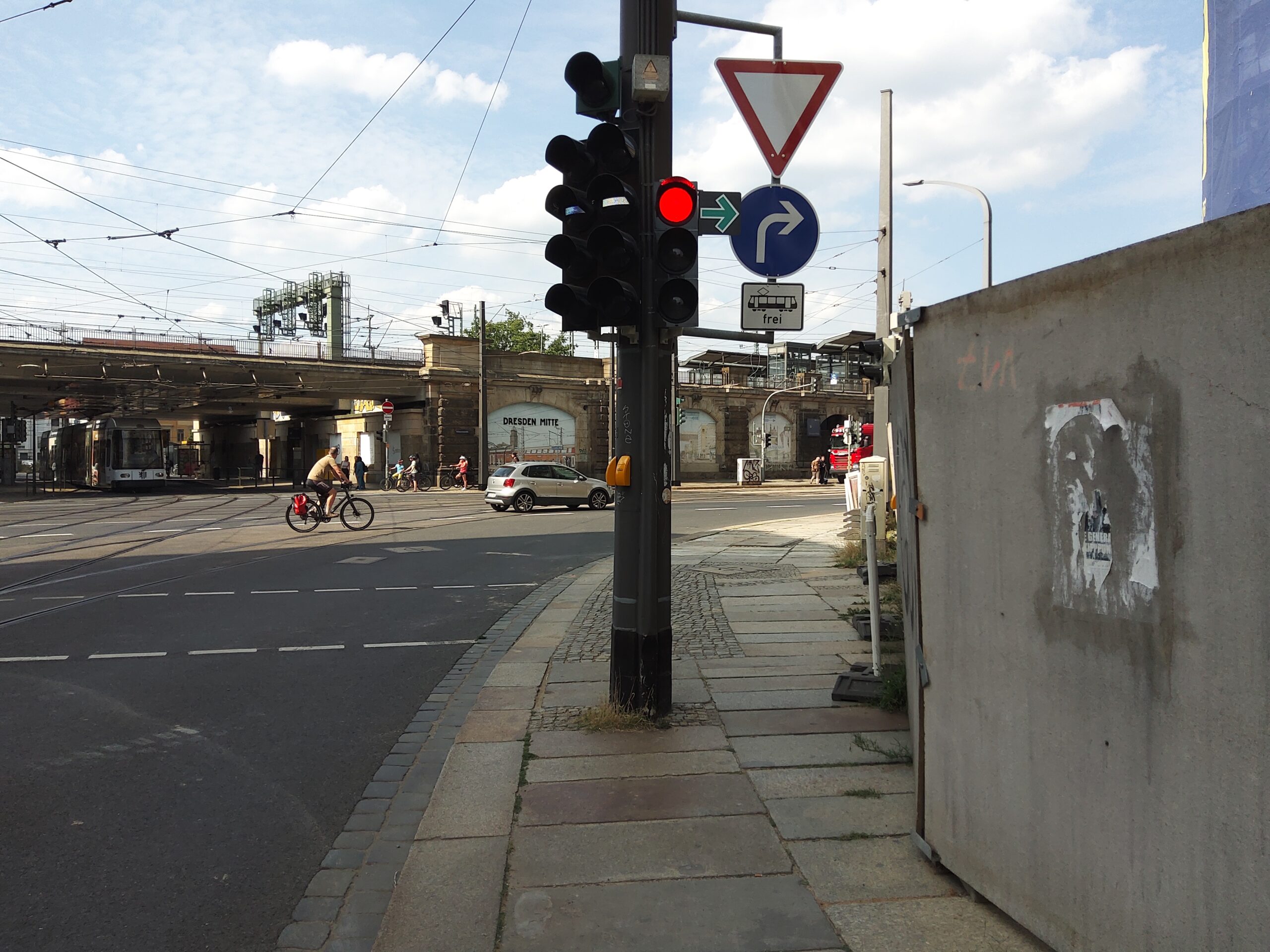 VISSIM-Simulation mit VS-PLUS-Steuerungen im Umfeld Bahnhof Mitte