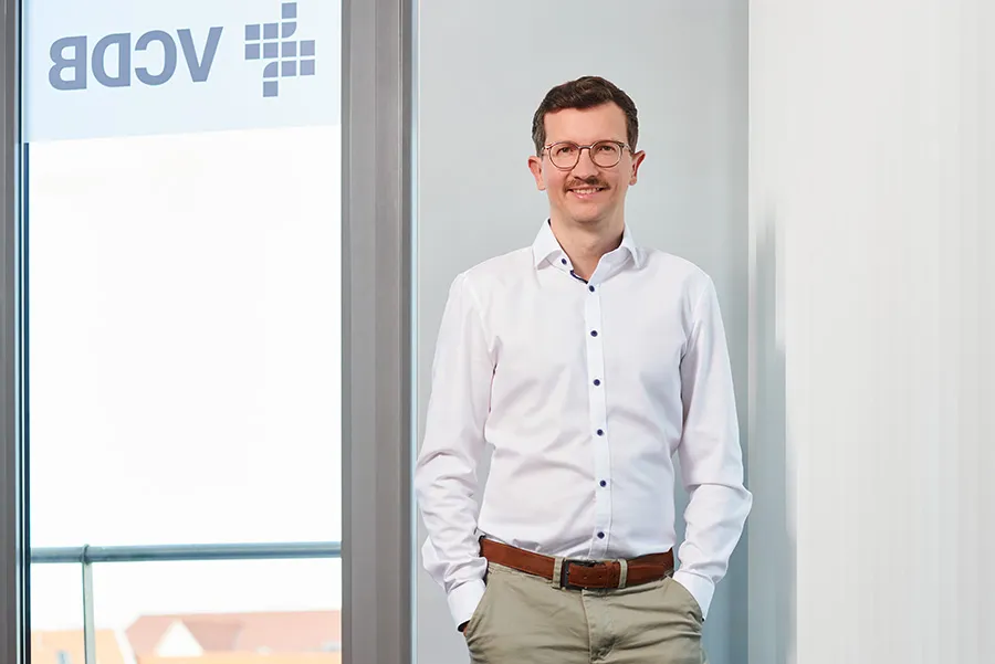 Dr. Alexander Bunzel.